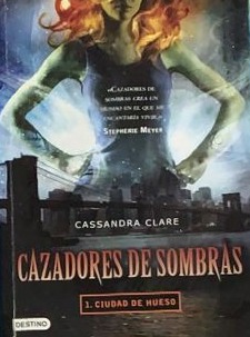 Cazadores de sombras: Ciudad de hueso (2)