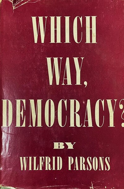 Wich way, democracy? / Tapa Dura 